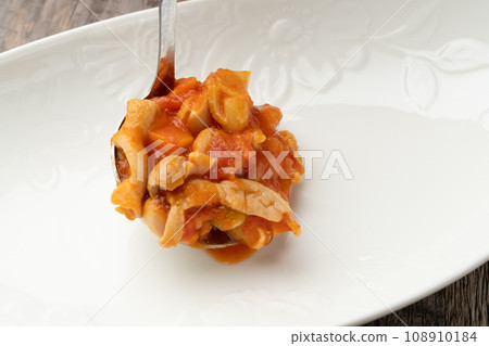 Pork white giblet tomato stew Pork white giblet tomato stew 108910184