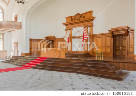 海上自衛隊江田島第一工業學校禮堂講台 108910191