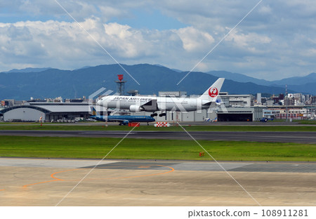 JAL767 Fukuoka Airport Abrooch 108911281