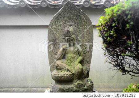 Kannon Bodhisattva stone statue at Itami Konyoji Temple-1 108911282