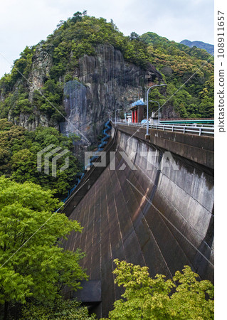 Saga Prefecture/Fresh green Ryumon Dam (dam located near the downstream of Ryumon Gorge) 108911657