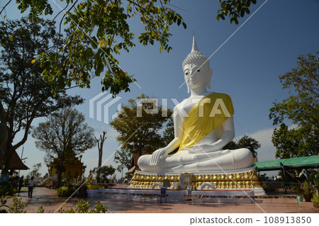 Pha Phrom Phumi Palo it is a large white Buddha image in a sitting position that is one of the most symmetrical and beautiful Buddha images in Thailand. At Wat Phutthawat Phu Sing in Kalasin,Thailand. Pha Phrom Phumi Palo it is a large white Buddha image in a sitting position that is one of the most symmetrical and beautiful Buddha images in Thailand. At Wat Phutthawat Phu Sing in Kalasin,Thailand. 108913850