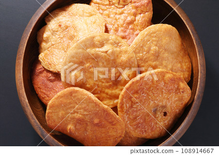 Rice cracker Rice cracker 108914667