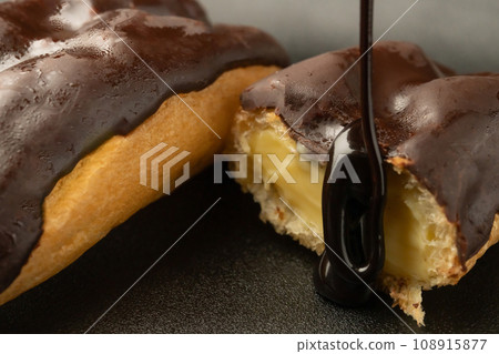 Eclair Eclair 108915877