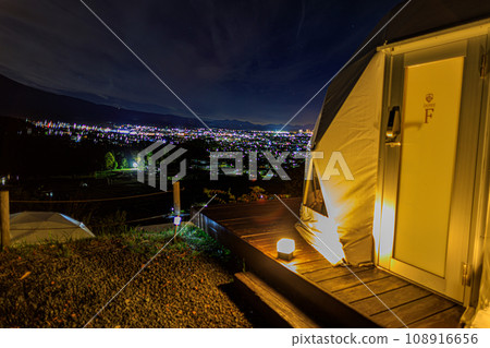 Glamping Dome, a campsite surrounded by autumn mountains 108916656