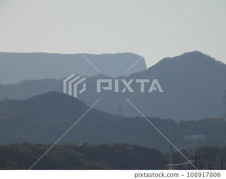 Mt. Arafune seen from a nearby rice field 108917806