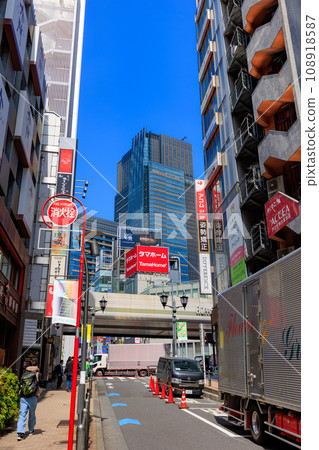 Cityscape of Roppongi, Minato-ku, Tokyo (Imoaraizaka) Cityscape of Roppongi, Minato-ku, Tokyo (Imoaraizaka) 108918587