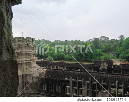 View north from the third corridor of Angkor Wat, Cambodia, early morning, cloudy and rainy day 108918724