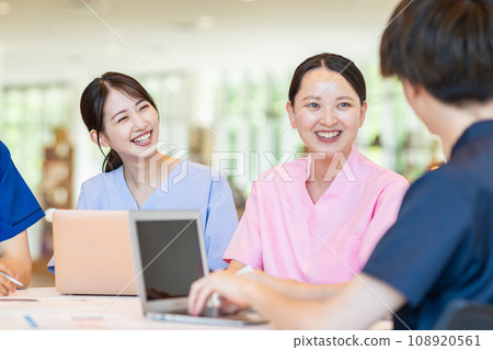 醫生和護士會議 108920561