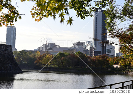 秋天的大阪城公園 108925038