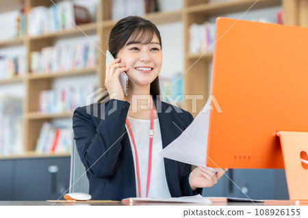 Business woman working in the office Business woman working in the office 108926155