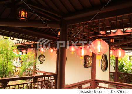 Fukushuen red lantern Okinawa winter scenery Fukushuen red lantern Okinawa winter scenery 108926521
