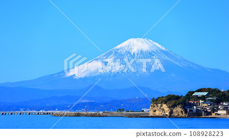 Shonan Coast and Mount Fuji 108928223