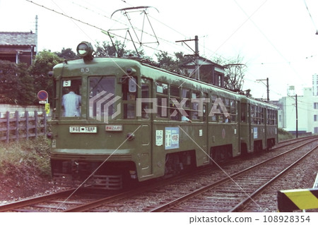 Tokyu Setagaya Line 80 type 83-84, near Yamashita, September 15, 1976 108928354