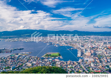 (Hokkaido) Hakodate cityscape seen from Mt. Hakodate Observation Deck (Hokkaido) Hakodate cityscape seen from Mt. Hakodate Observation Deck 108929491