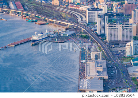 （北海道）從函館山展望台看到的函館市景 108929504