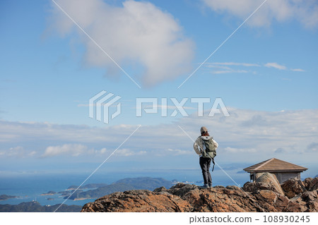 攀登淺山的女性 攀登淺山的女性 108930245