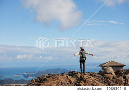 攀登淺山的女性 108930246