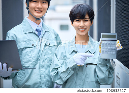 Male and female workers performing inspection work Photography cooperation: Ariake College of Education and Art Male and female workers performing inspection work Photography cooperation: Ariake College of Education and Art 108932827