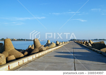 Baltiysk, Kaliningrad region, Southern pier on the Baltic spit, northern pier , concrete breakwaters 108934997