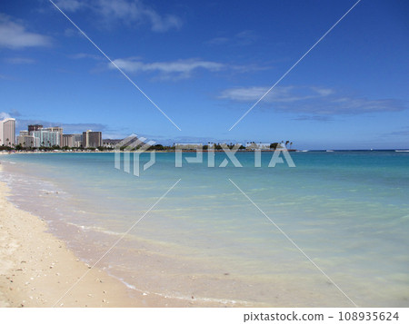 Ala Moana Beach Park on a nice day Ala Moana Beach Park on a nice day 108935624