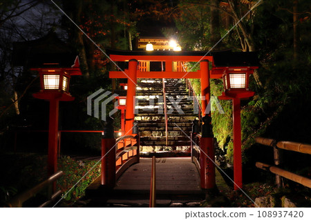深秋的貴船神社（京都市左京區） 108937420