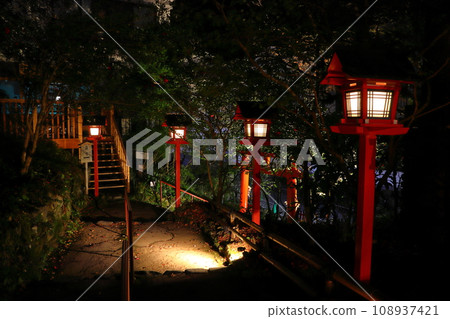 深秋的貴船神社（京都市左京區） 108937421