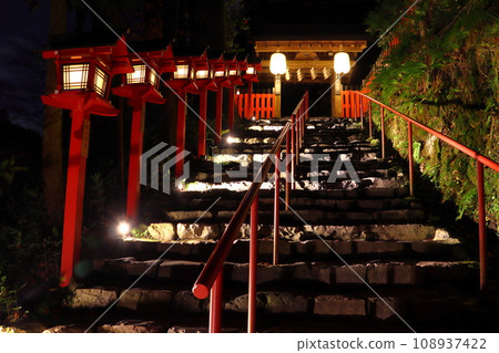 At Kibune Shrine in late autumn (Sakyo Ward, Kyoto City) 108937422