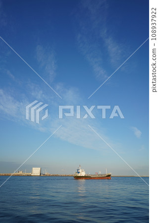 Higashi-Ogishima, park, Higashi-Ogishima Higashi Park, Kawasaki, Kanagawa, Japan, Ogishima, sea, sky, blue, landscape, factory, building, building, ship, 108937922