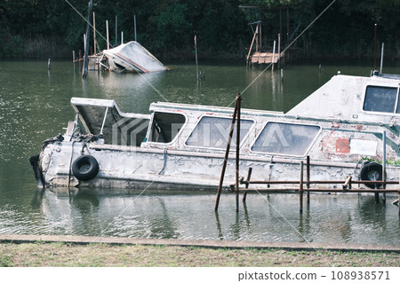 廢棄的船 108938571