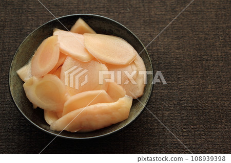 Sweetened pickled ginger Sweetened pickled ginger 108939398