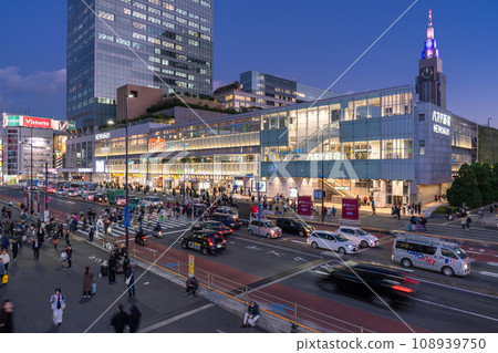 [Tokyo] Shinjuku Station city night view/Shinjuku New South Exit 108939750