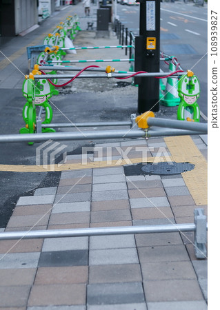 Construction site in downtown 108939827