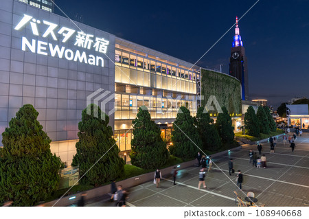 [Tokyo] Shinjuku Station city night view/Shinjuku New South Exit 108940668