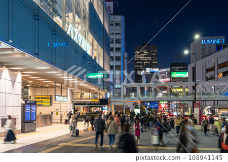 [Tokyo] Shinjuku Station city night view/Shinjuku New South Exit 108941145