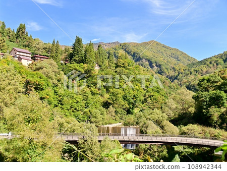 小谷溫泉建築物和環橋 108942344