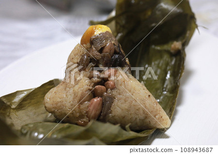 拍攝在端午節吃的粽子 拍攝在端午節吃的粽子 108943687