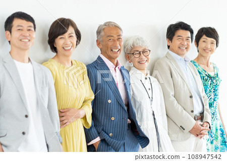 Youthful senior men and women 108947542