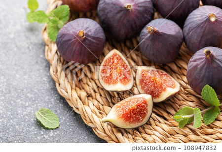 Fresh ripe figs Fresh ripe figs 108947832