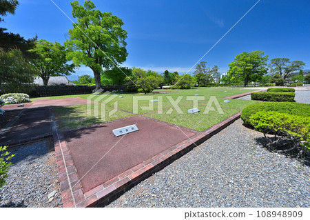 Shinano Province, National Treasure Matsumoto Castle, castle tower and small castle tower, turret gate and water moat Shinano Province, National Treasure Matsumoto Castle, castle tower and small castle tower, turret gate and water moat 108948909