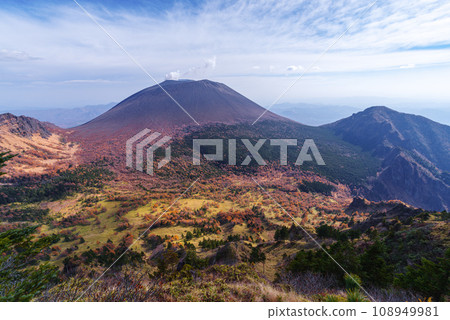 Autumn leaves of Mt. Asama 108949981