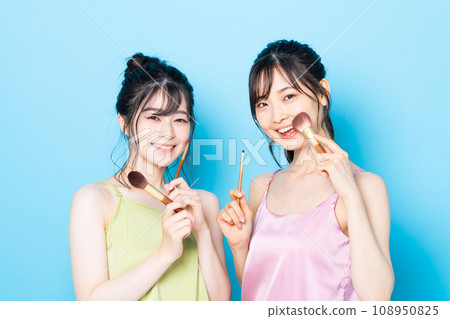 年輕女性的美麗 年輕女性的美麗 108950825