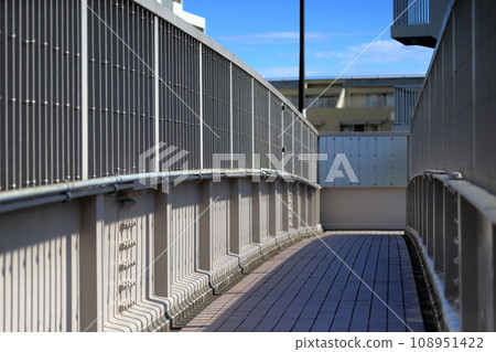 Footbridge image 108951422