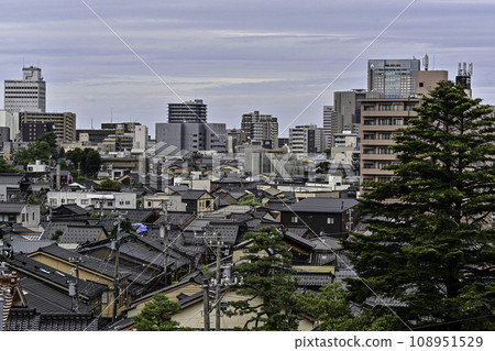 金澤的屋頂瓦片街景 金澤的屋頂瓦片街景 108951529