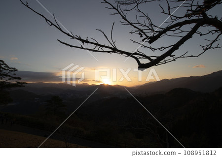 Sunrise seen from Kunimigaoka 108951812