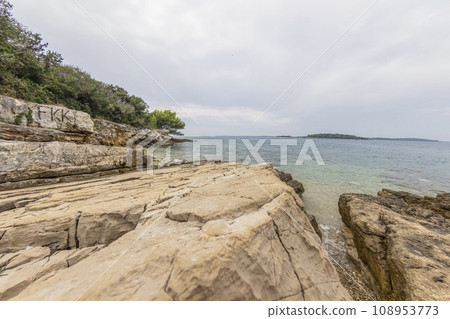 Picture of a deserted section of the Istrian Adriatic coast in summer 108953773