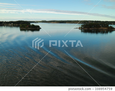 Tranquil landscape of the Baltic Sea at dawn 108954759