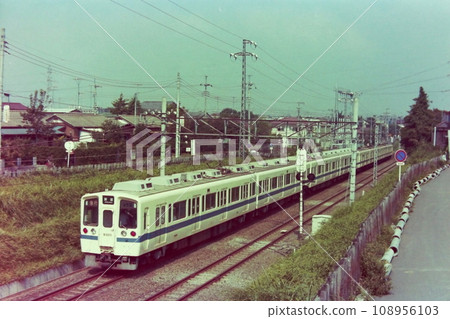 小田急9000型9305等+2400型HE車2452等,玉川學園前町田,1976年9月15日 小田急9000型9305等+2400型HE車2452等,玉川學園前町田,1976年9月15日 108956103