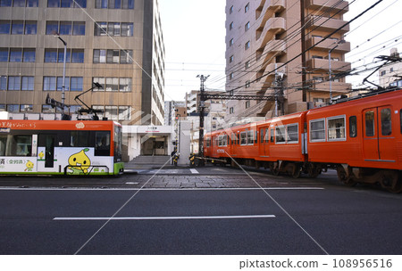 電車和火車過馬路 108956516