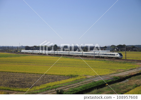 The 681 series Hokuriku Limited Express Shirasagi will soon disappear due to the extension of the Hokuriku Shinkansen_Photo taken on November 3, 2023 The 681 series Hokuriku Limited Express Shirasagi will soon disappear due to the extension of the Hokuriku Shinkansen_Photo taken on November 3, 2023 108957608